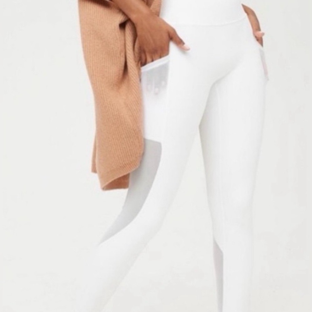 Aerie Womens NWT White 7/8 Stretch High Rise Leggings with side pockets Size XL